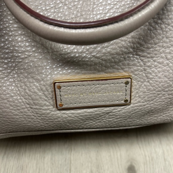Marc by Marc Jacob’s Too Hot to Handle Grey Leather Tote Bag - Picture 6 of 7